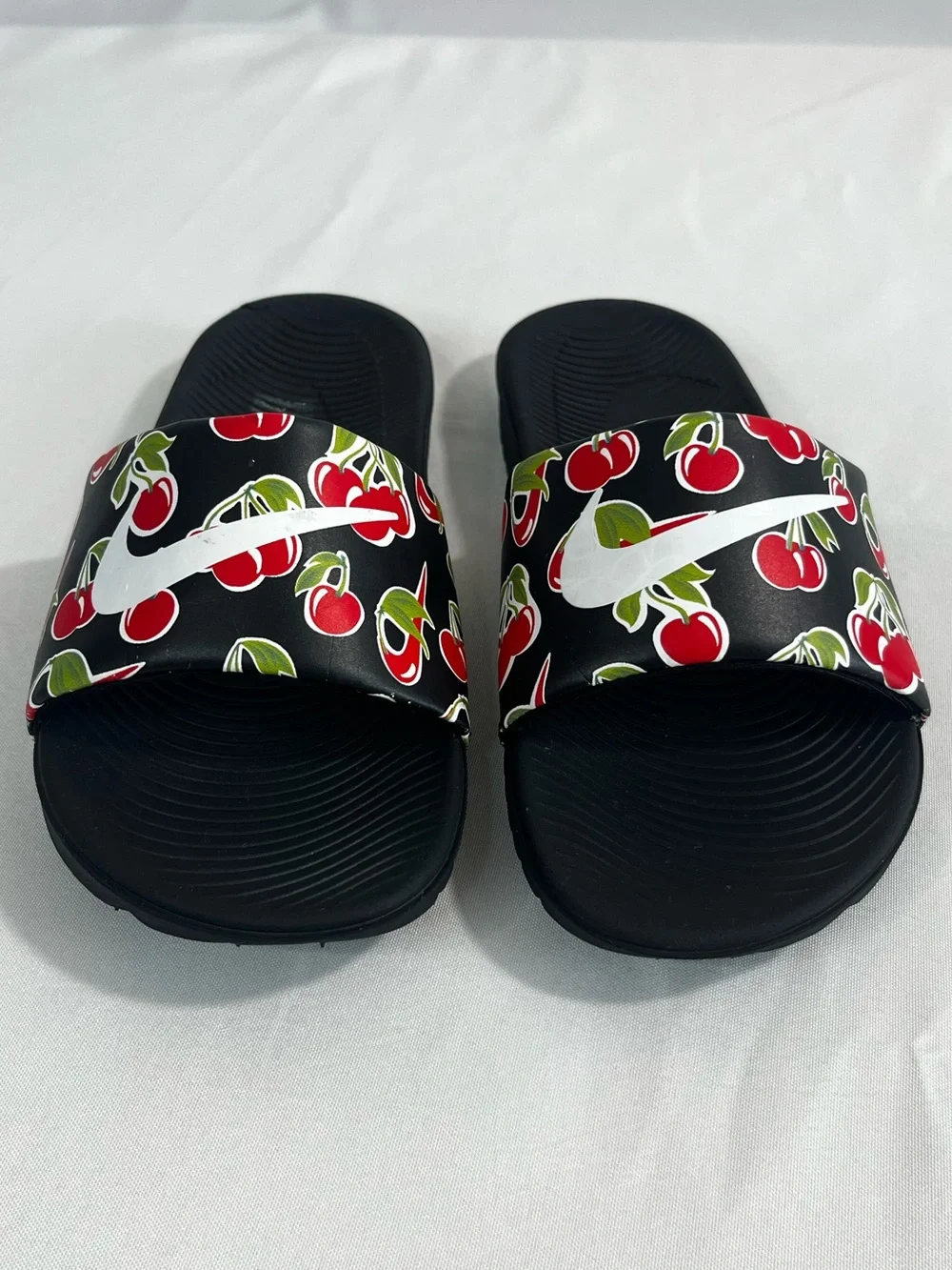 Nike Kawa Cherry Slide SE Sandals with White Swoosh Youth Size 3